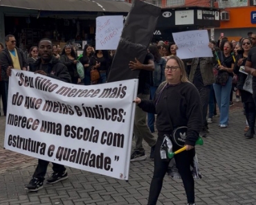 Professores paralisam atividades e denunciam abandono da Educação em Franco da Rocha