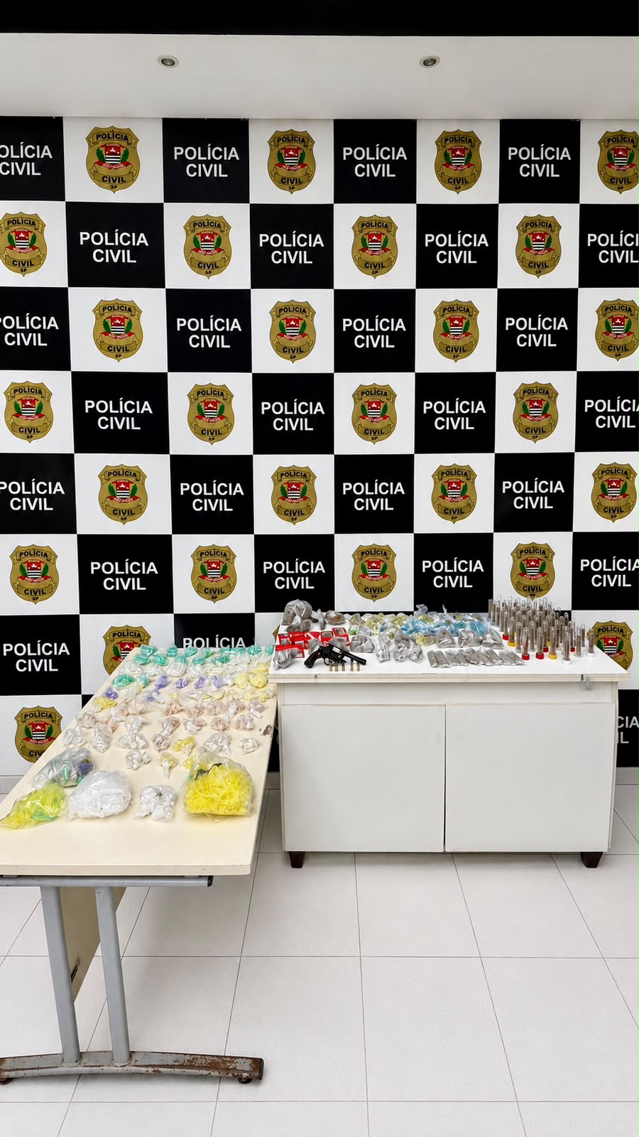 Polícia Civil prende suspeito com mais de 3 kg de drogas, arma de fogo e cumpre mandados de prisão em Franco da Rocha